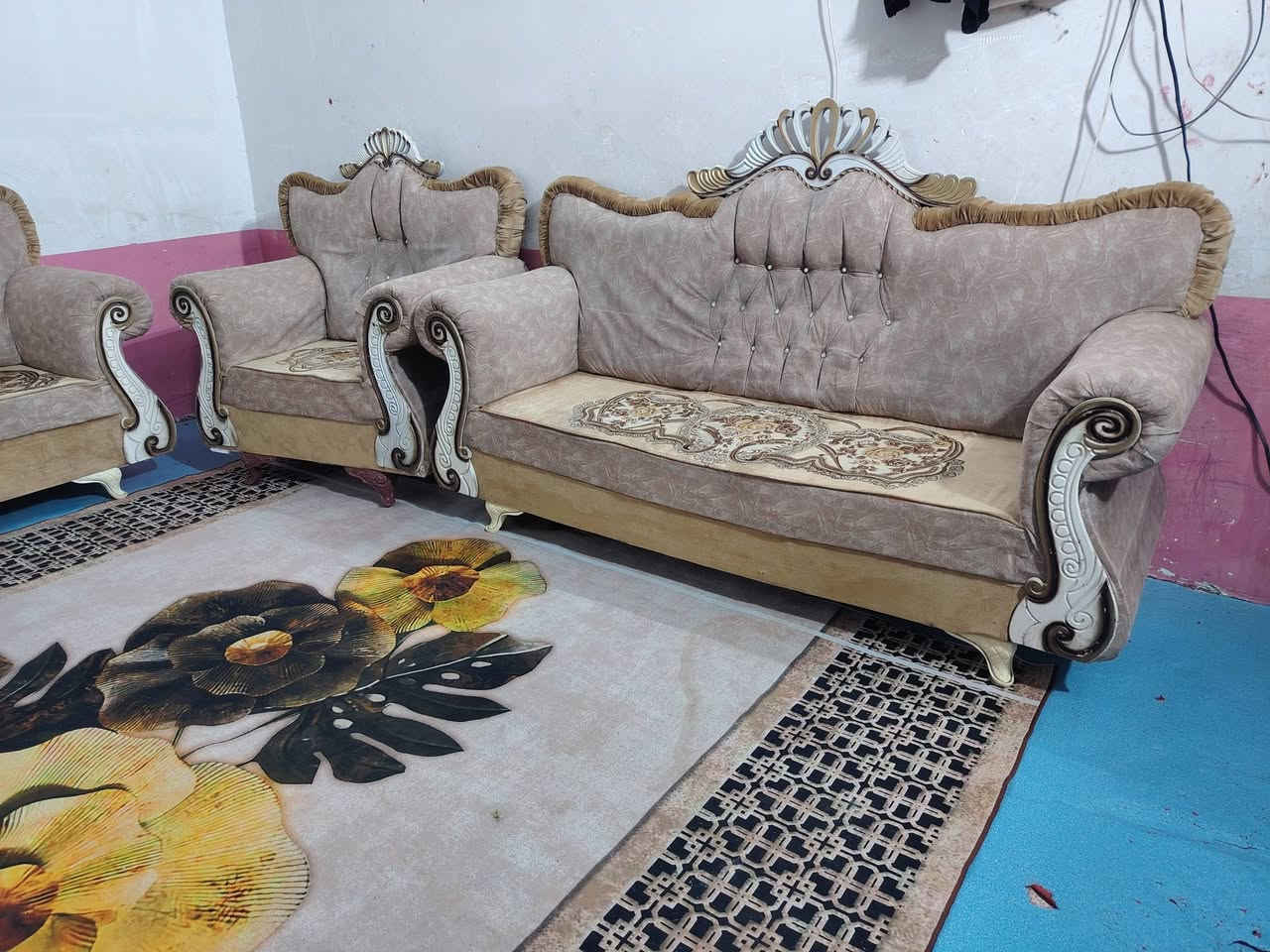 صوفا ملكي • ١٠مقعد • توصيل كربلاء