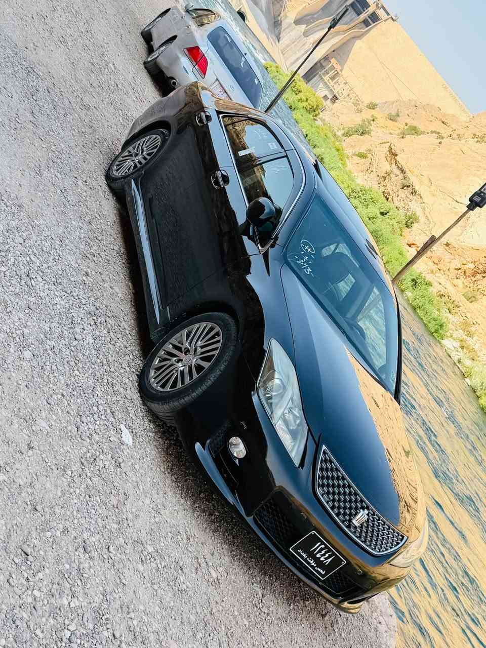 شاهینە ٢٠١١موس بچوک بە گەورە
فول مواسەفاتە 
سڵایدە
کوشن سارد و گەرم
ئاوینە شەفت
سندوق شەفت
دەبڵ ئیکۆیە 
مۆدی سپۆڕتی هەیە
لیدی سەقف
ساڵنسای سپۆڕتە سەوتی زۆر خۆشە
هەمو گیانی جاهیزە
یەک دینار مەسروفی نیە
بچوک بە گەورە
بەنزین زۆر کەم ئەخوات
کۆدی بۆ کراوە و بارکودی وەرگرتوە
٢ پارچەی بۆیاخە بی دەعمو لیدراو
***********
سعری ٧٣
گۆڕینەوەش ئەکەم بە سەیارەی بەرز
