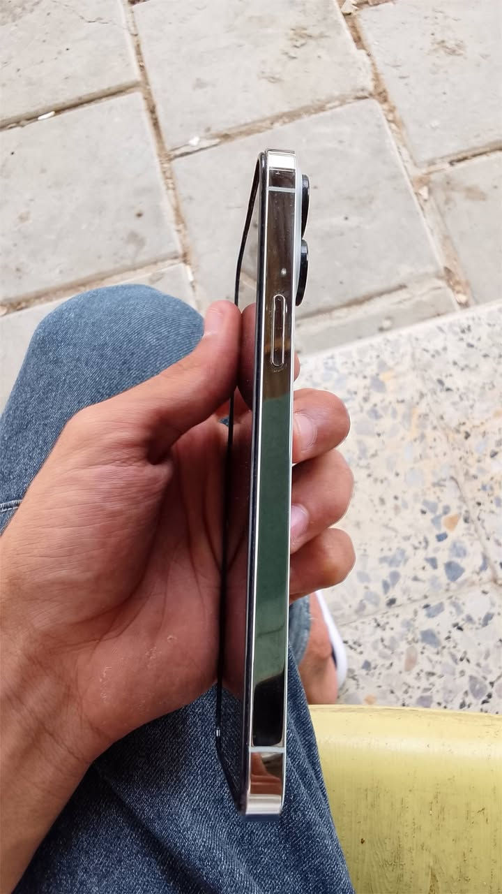 ايفون 13 برو ماكس ذاكره 256 جهاز نضيف بمعنه الكلمه بي بس الضهر مفطور كدام عينكم بطاريه 69 سعره 650 وبي مجال مكان ديالئ للاتصال الخاص مغلق ***********
