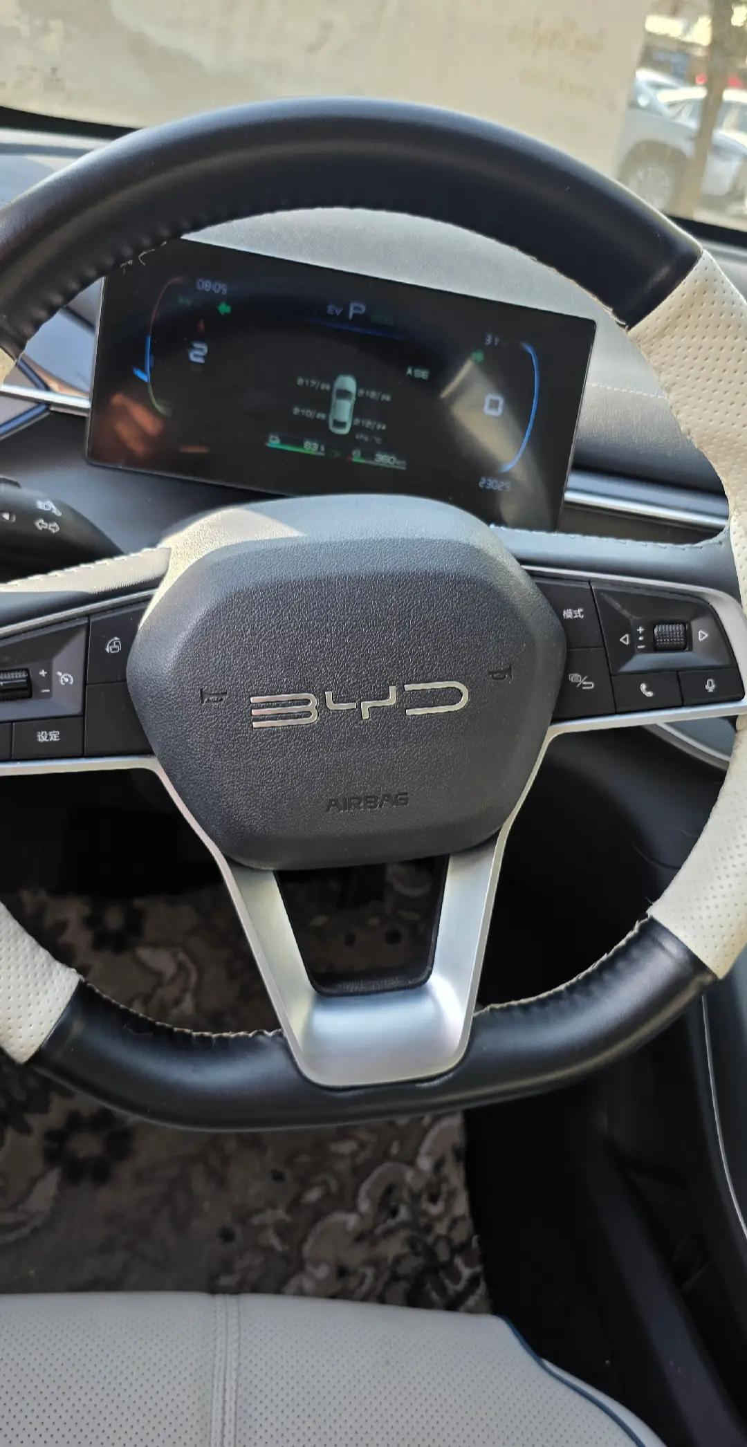 ـ05 BYD ـ2025 بی بۆیاخ مواصفات   ئاوینە ئیشارات ،  ناو سپی ،  کوشن جلد ، گیچ ئەلیکترۆنی ، ویل کڕۆم ، سوکان ڤۆلیوم ، سوکان تەلفون ، کامیرە ، حاسە ، لایت لید ، ویل کڕۆم ، دەسک بصمە ، بگ لایت لید ، دوای حاسە  ـ23.000 Km بۆ زانیاری زیاتر کۆمینت یان پەیوەندی بکە ☎️.  ***********📞 *********** 📞  ناونیشان سلیمانی شەقامی مەلیک محمود  Salahaddin Auto — معرض صلاح الدین  https://maps.app.goo.gl/GTqjTbohj8BvP
