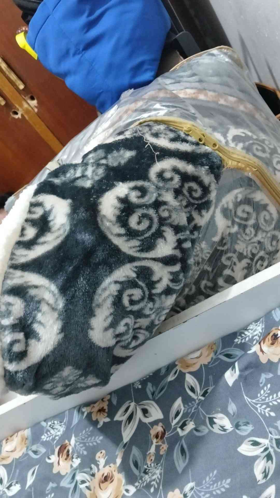 مكلفه ب نشر غراض لبيع نزله مال جربايه مال عرس لحاف رصاصي فرو هههلحاف وردي لحاف مشجر تكيات مال تخم هنه وشراجفهن بخاخ مال وجهه سناديل مال ورد اصطناعي بردات مال عرس بردات تور كنتور ابو بابين نجاره ترمز طابقين خباطه مال كيك الاتصال ***********
