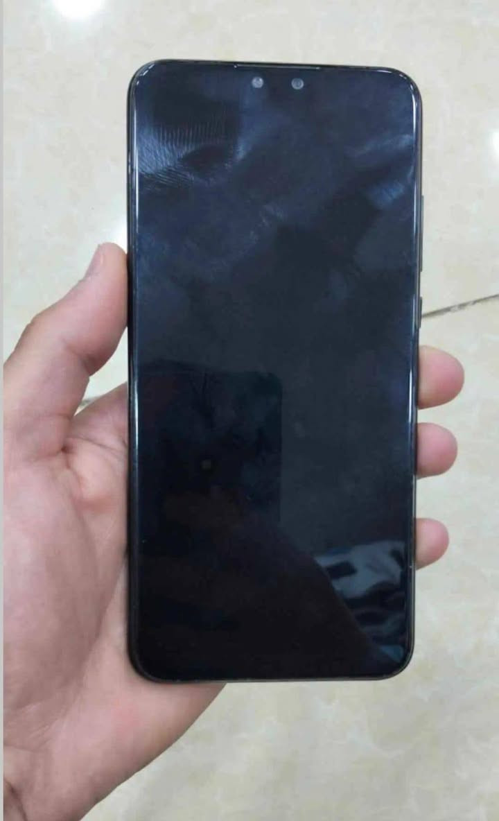 هواوي 2019 y9 للبيع مبدل شاشه اصليه فقط نظيف 95% جاهز للاستخدام خالي من اي عطل ذاكره 64 السعر 85 مجال بسيط للشراي ويوجد خدمه توصيل للتواصل واتساب فقط ***********
