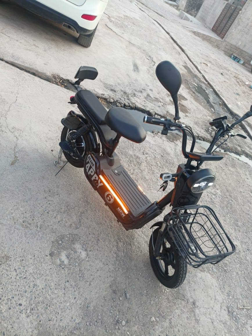 حجم 14
اربع كير
4بطاريات 
بلوتوت تشغيل ع بعد
مستخدم شهر
***********
