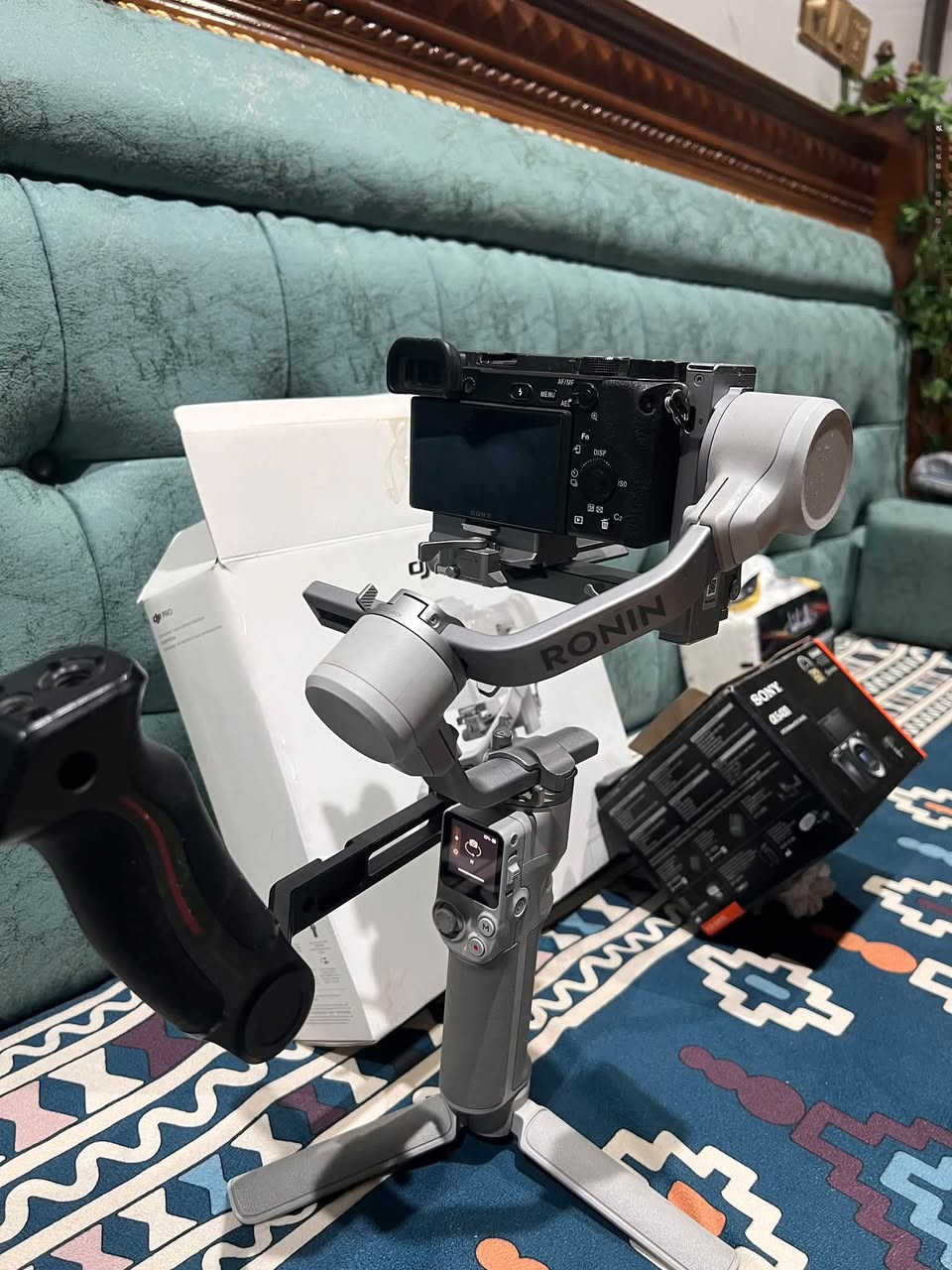 سوني A6400 • جيمبل DJI Ronin-SC • طقم تصوير
