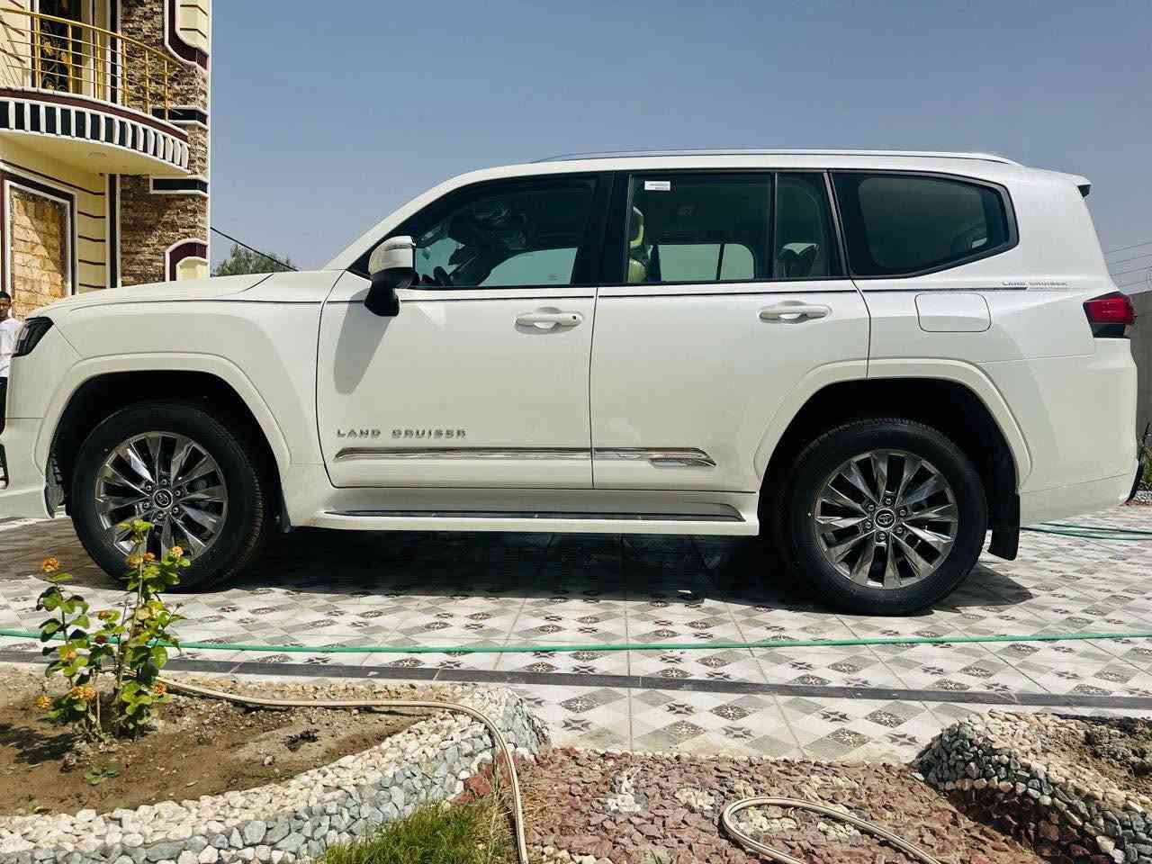 لاندكروز LAND  GRUISER  GX.R 
Limited  2024

محرك 6 سلندر
العداد  21000
بصمة تشغيل 
تشغيل عن بعد 
5 بصمات ابواب
باب خلفي كهربائي 
كراسي اثنين كهربائي 
كشنات جلد بيجي 
تدفئة تبريد كشنات 
3 شاشات ايباد تطبيق 
تحكم ستيرن جهتين 
طفايه 
ثلاجه 
فتحه 
شاحن لاسلكي
سايد بريك دكمة 
حساس امامي خلفي 
كاميرا خلفية 
المري شفط 
تحكم كهربائي بالمري 
ويلكب كروم 20 
رقم اربيل 

📍للاستفسار والتواصل مع صاحبب السياره:***********
📍العنوان الديوانية قضاء غماس 

💰لمعرفه السعر:اكتب 1 بالتعليقات تصلك خاص📥

.
.
.
ملاحظة: السيارة معروضة من قِبل صاحبها عبر صفحة سوق السيارات.
#سوق_السيارات #سيارات_العراق
