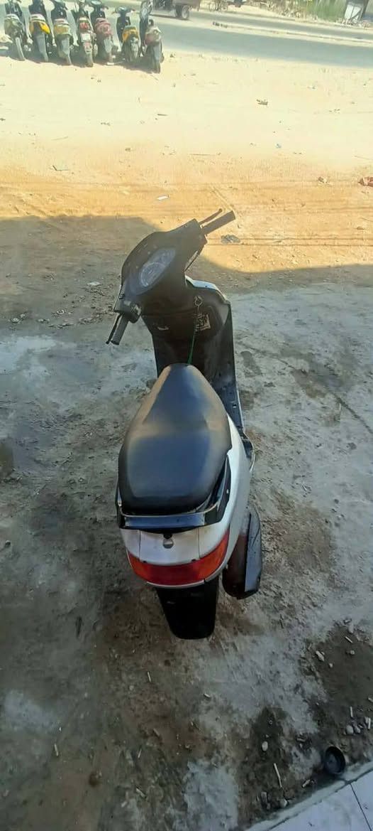 دراجه فراشه لبيع تشتغل سلف وهندر الدراجه نضيفه مفتوحه مره وحده سعره 375 وبيه مجال لشراي عنواني نجف نصر مهندسين رقم واتساب ***********
