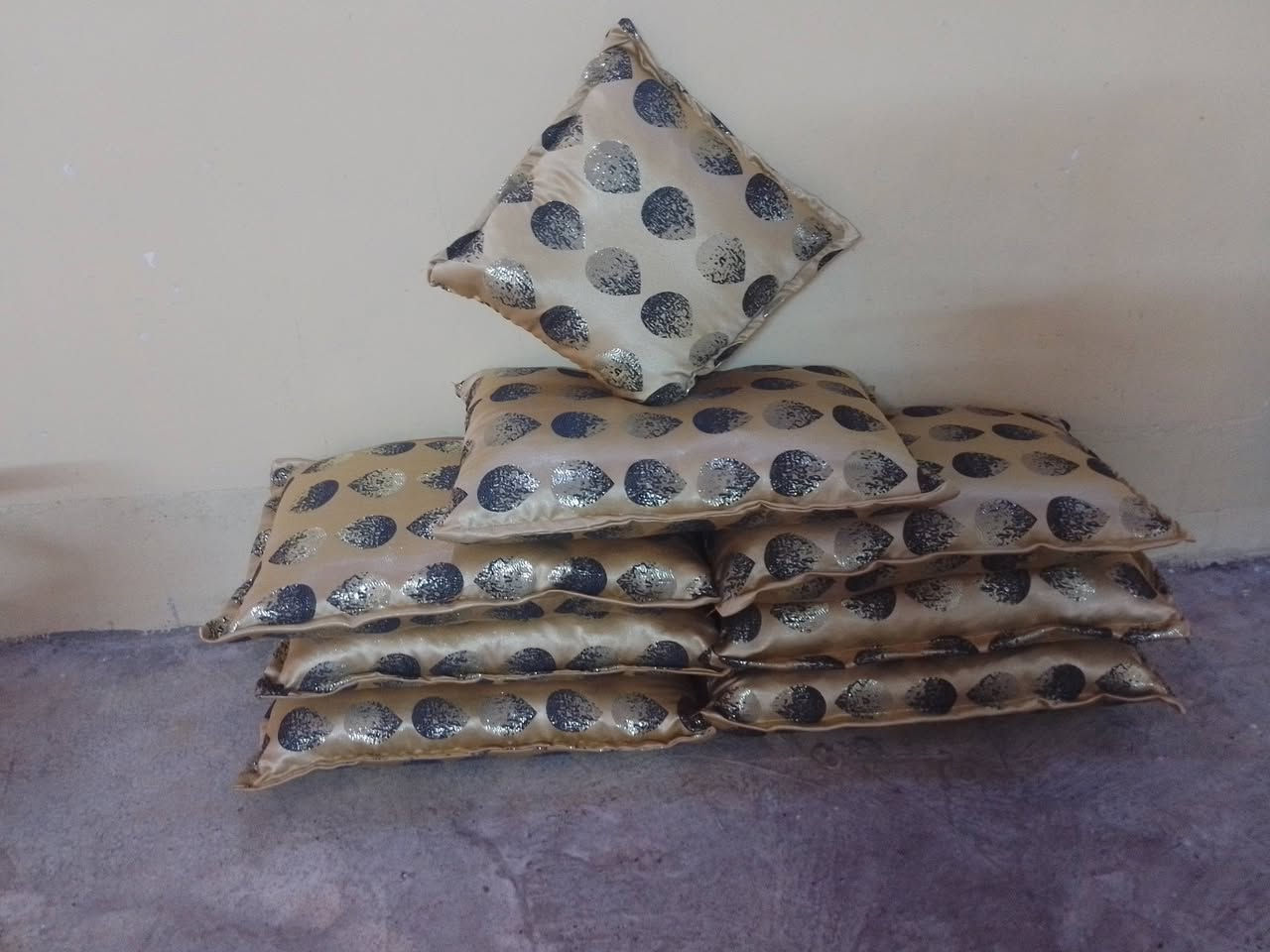 خياطة صوف • غسيل وتنفيض • صلاحيه العسكري