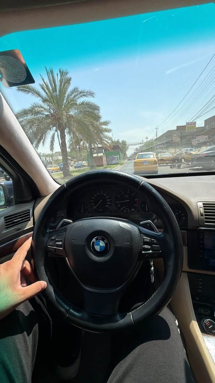 السلام عليكم 
BMW -E39-535i 
موديل 1997 محدث 2002M
وراد الماني
محرك 8V 3.5 
مصبوغه عام جماليه مكفوله ضربه والشواصي وداوخل عنوان بغداد صليخ او البنوك 
***********
