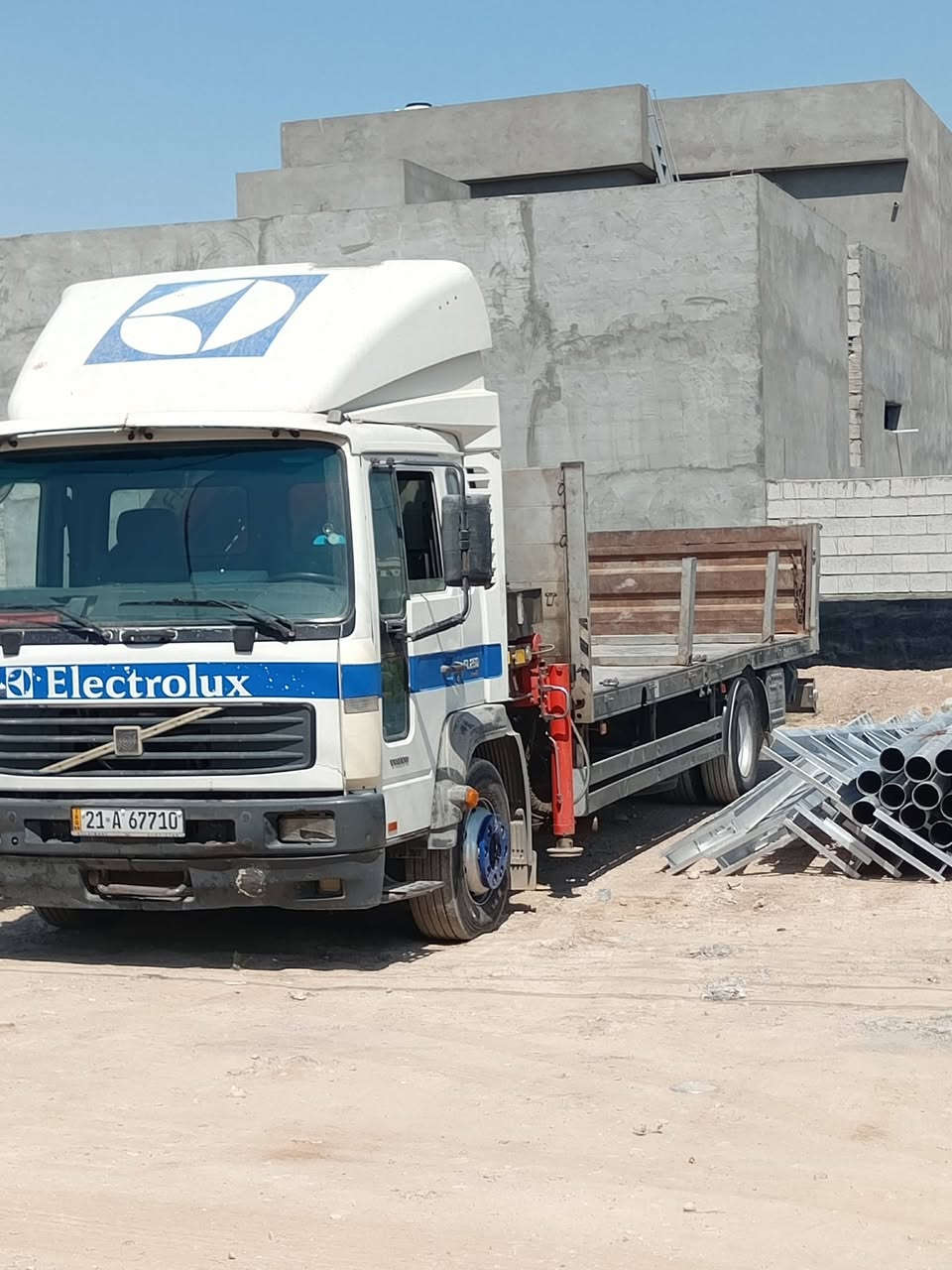 فالفو اف6 موديل 2004
 
كرين 3طن و900 

6سلايت 3يدوي و3هدروليك 

سياره شاصي جديد 

بدي صافي 6وربع

كير عادي بم ونوزل 

#مكينه بيه خيط تبخير 

سياره تخم تاير جديد 
  
 سنويه جديد 

سعر سياره 240$وبيه مجال قليل

***********📞
