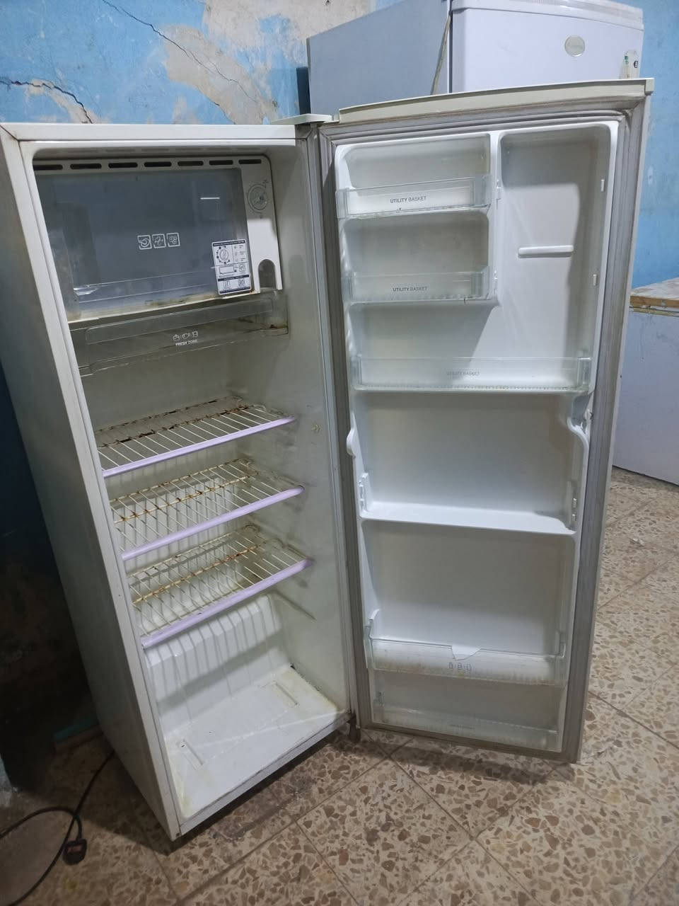 للبيع اجهزه كهربائيه مستخدمه للاستفسار *********** 
هيت حي المعلمين مجاور مجمع الحاج صالح للاثاث @

