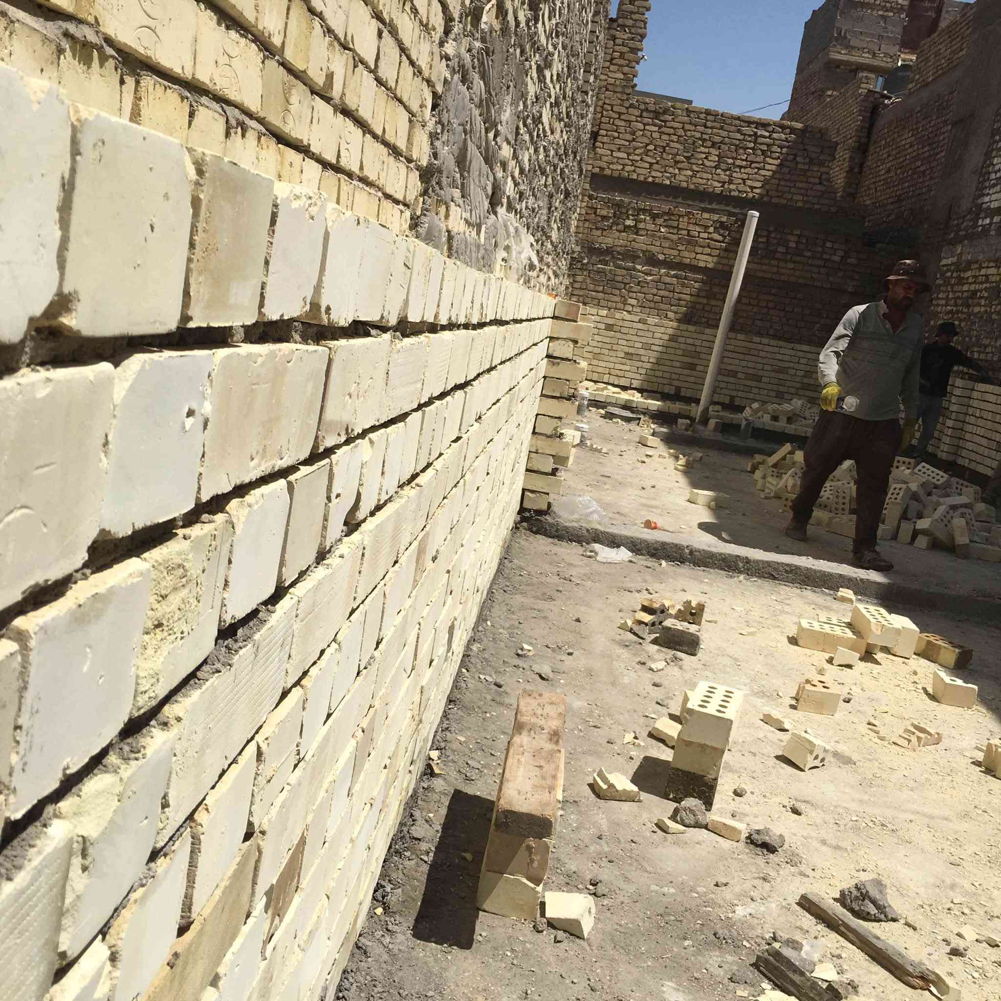 خلفه بناء شغل درجة اولى ستلام مهندس متفرغ حاليا نشتغل جميع مناطق بغداد كرخ ورصافه بسعار مناسبة باليومية قطعي على الدبل الرضي 350وطابق 475 معه تصعيد ولتزام بلمواعيد ***********
