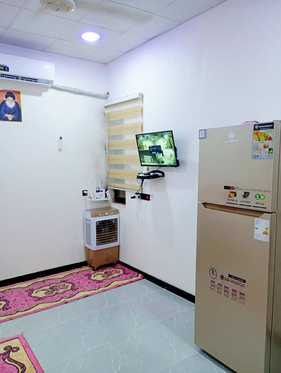 بيت زراعي ١٠٠متر حديث جدا بناء ٢٠٢٦ طابوق عكاده سقف ثانوي
تأسيسات كلها درجه اولى
(((( يباع مع الاثاث حصرا )) استخدام بسيط جدا
(((( السعر الكلي مع الاثاث ٤٨ ))  ((مناسب ))
يحتوي غرفه صاله استقبال مطبخ مناور صحيات داخليه خارجيه
الدجين شارع قصي ابو المولد
الاثاث وسعر شرائه...... . .  ..........
تانكي وكيزر وماطور ومغسله ٥٠٠ الف 
ثلاجه ٥٦٠ الف
سبالت اثنين   مليون و٦٠٠ 
كاونتر تفصال مليون وربع
مبرده ١٠٠ الف 
غساله ٧٠٠ الف ١٧ كيلو سامسونج فول اوتوماتيك 
براد ماء بارد ماء حار وثلج ٢٧٠ الف
منظومة كاميرات دهوى صوره وصوت مع بلازمه ٥٠٠ الف 
طباخ درجه اولى ٦٥٠ الف
واتساب *********** علي عبدالكاظم
