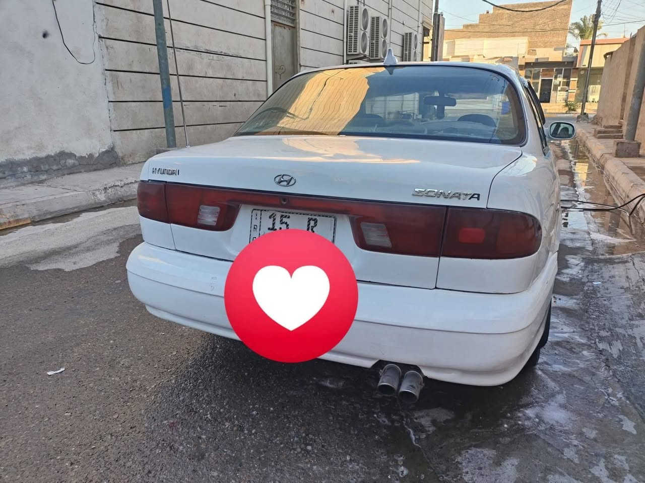 السلام عليكم 
سوناتا تو موديل ١٩٩٤ 
كير عادي محرك ٢٠٠٠ 
مصبوغة عام 
الكمبريسر شغال بس دكمة a/c عاطلة 
صدر جيد 
زوج تاير أمامي جديد 
نوزلات جدد 
دينمو جديد
باتري جديد 
السيارة بأسم ابن عمي (تحويل مباشر) السنوية تنتهي ٢٠٣١ 
و الهزة تنتهي ب٢٠٢٧ 
***********
السعر ٣٩ وبيها مجال
مكان السيارة الفلوجة
