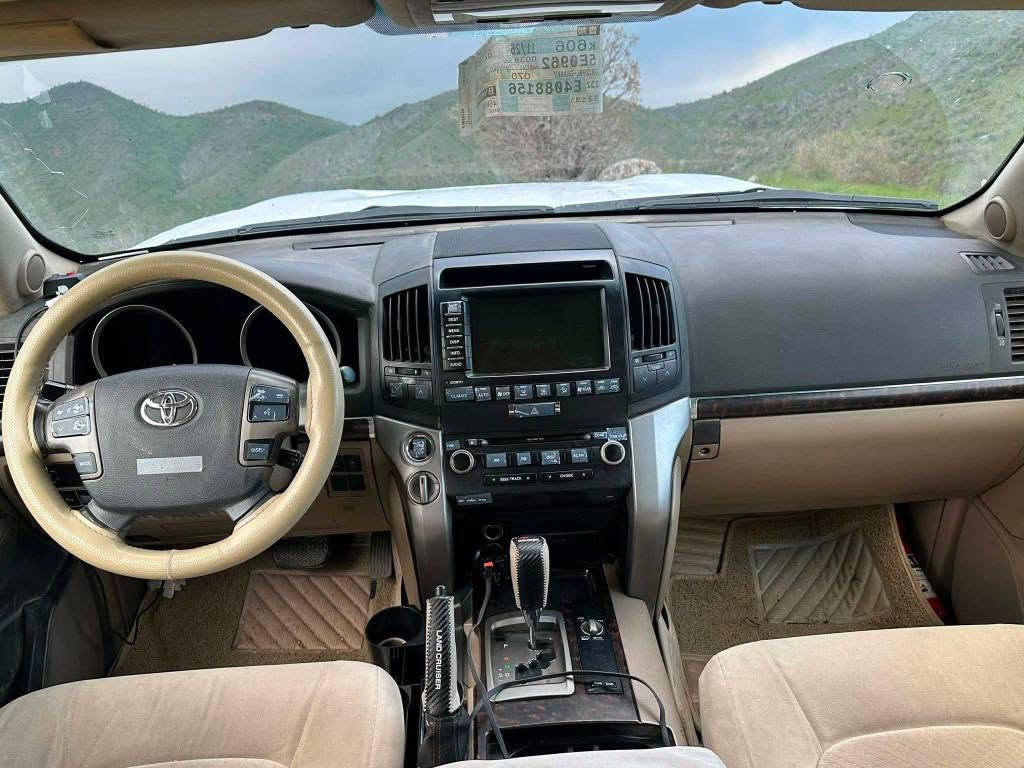 🚨🔥 لانکروزەر VXR بۆ فرۆشتن 🔥🚨

🚙 Toyota Land Cruiser 2009 VXR
✨ فول مۆصفات – مۆصفاتی Lexus
💎 شێوە و ڕووکاری زۆر جوان
🎨 تەنها ٣ پارچە بۆیاخ
🔓 کۆدی بۆکراوە
💪 ئۆتۆمبێلێکی بەهێز و جێگای متمانە

💰 نرخ: ١٧٨ گەڵا

📞 بۆ زانیاری و بینینی ئۆتۆمبێلەکە:
***********

🔥 ئەگەر لانکروزەرێکی VXR و فول مۆصفات دەگەڕێیت، ئەمە هەلی باشێکە!

#LandCruiser #VXR #Toyota #2009 #لانکروزر #بۆفرۆشتن #کوردستان #سلێمانی #ئازادی_هاوس كالار, السليمانية
