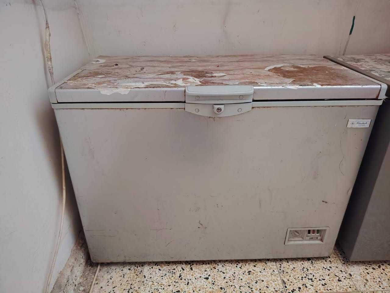 للبيع مجمدات ثنين ومنقله وباترينه ***********
