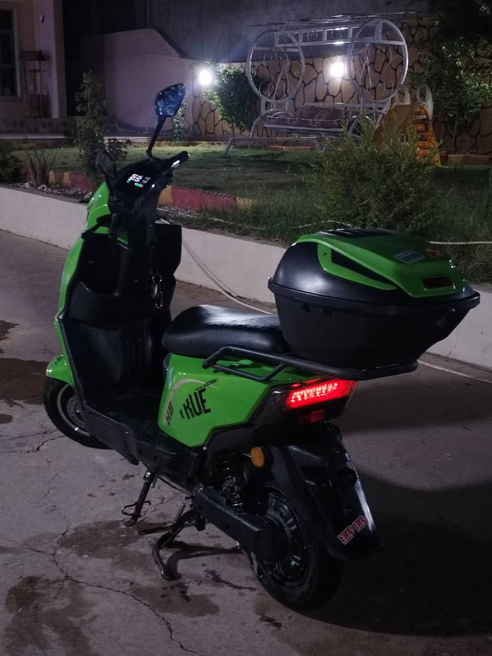 السلام عليكم سكنس للبيع
السعر 350 وبي مجال قليل 
مواصفات 5 باتريات
ملف نحاس بقدره 1000واط
ثلاث سرع
1و2و3
شاحنه اصليه ومرايات
التواصل علا الرقم
*********** بي واتساب
***********
