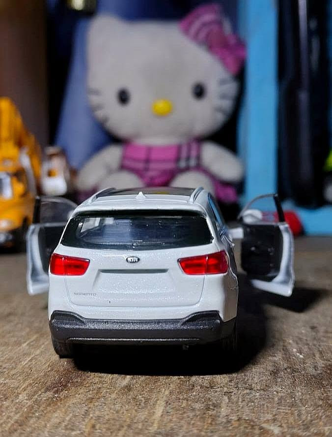 للي يريد يتميز شوي مجسم KIA SORENTO الشكل من 2016 الى 2018 القطعه مختمه KIA مع سوادات السعر 10 للتواصل *********** متوفر توصيل 💖
