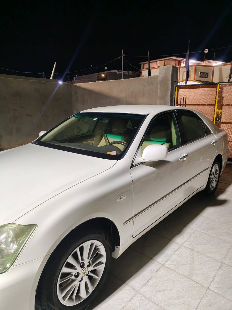 شاهينه تسجيل جديد قرار١٠٢باسمي قبل يوم استلمت السنويه السياره ماشيه ١١٩الف رقم بصره بيها باب مبدل وربع القماره اثر التحميل السعر 140/***********
