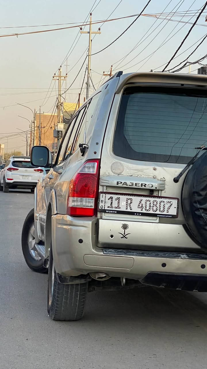 ‏سلام عليكم باجيرو مكفوله بسمي رقم دولي للبيع مكينه وكير في فيتي 3000تبريد 3قطع حداديه وتخم تاير جدد لايتت زينون شاشه كامره ماعايزه شي مكاني ديوانيه 65بيه مجال ***********
