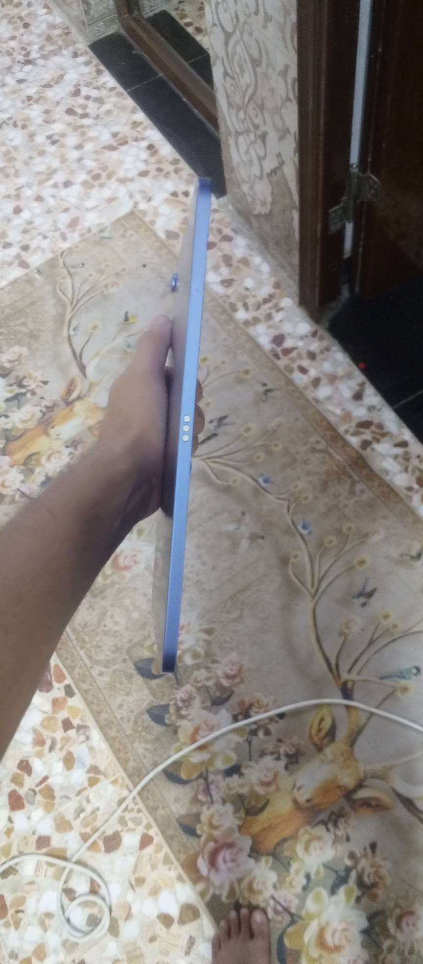 آيباد الجيل العاشر • أزرق بحري • بطارية ٩٠٪