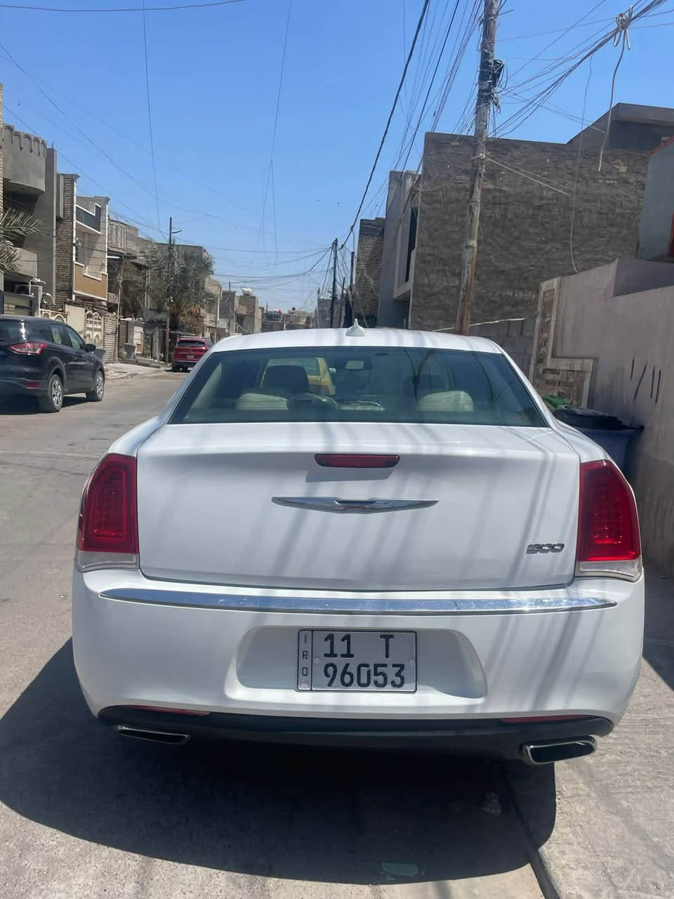 السلام عليكم كرايسلر c300 تورنك لون ابيض 2018 رقم بغداد ماشيه 200 الف كيلو مو ميل محرك 6 سلندر 3600 السيارة حادثهة مال امريكا موجود بالصور وبيهة 3 مكانات بارد مكاني بغداد الكرخ 
السعر 198 وبيهة مجال بسيط 
للتواصل ماسنجر أو  الرقم  ***********
