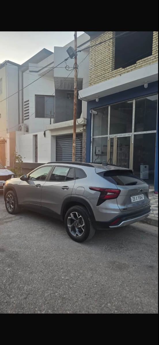تراكس موديل ٢٠٢٤
ماشية ٢٢ سيارة نظيفة 

السيارة مكفولة مكينة كير محرك تبريد مثبت سرعة مانع انزلاق تحكمات كهربائية شاشات كاميرات حساسات سيارة مفولة مكينة اقتصادية 

المكان النجف 

السعر ١٤٧ ورقة و بيها مجال حگ الجية

للتواصل خاص او رقم ***********

نص مكتوب في الصور:
- 16:06 30 2024 Chevrol... bid.cars 4 / 13 1:1