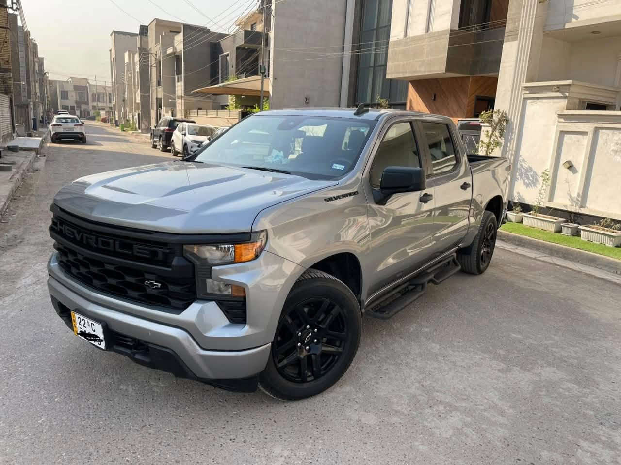 السلام عليكم
سلفرادو custom موديل 2024 

المرغوب بدي قصير وباب طويل 
محرك 2700 تيربو 

رقم اربيل سنوية بأسمي هزة جديدة تحويل ثاني يوم 

المواصفات 
بلاك توب
رادار امامي 
مثبت سرعة 
كامرة خلفية 
بصمة 
تشغيل عن بعد 
صندوق كهرباء 
ابو الدرج
كرسي كهرباء 
هاند بريك كهرباء
شاشة ذكية وشاشه عطلات 
رادار تحديد مسار 
قاصة سرية 
تحكم ستيرن جهة وحدة 
ويل 20
Gps
داتا شنو
Abs
تبريد امامي خلفي
السعر المطلوب 285$ ورقه
للاتصال على رقم ***********
