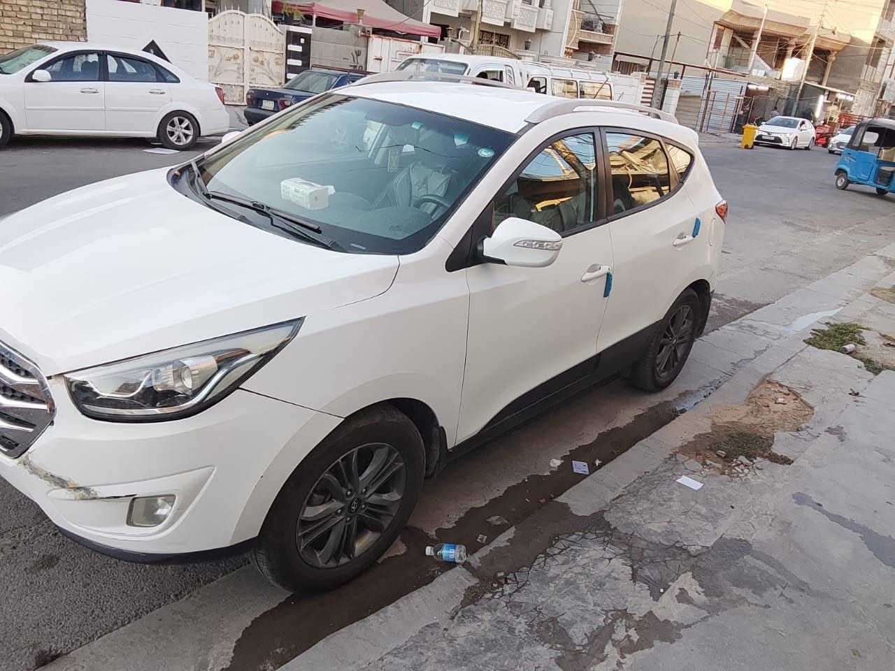 توسان خليجي 15 بيضاء اللون رقم اربيل جديد
 سنويه 2031
هزه جديده لنهاية 2027
 شهر 12
مكينة دووش 2000
 تحكمات ستيرن
 اشاير بالمري
 تبريد قطعتين: خمسه راكب
السعر 115
***********
