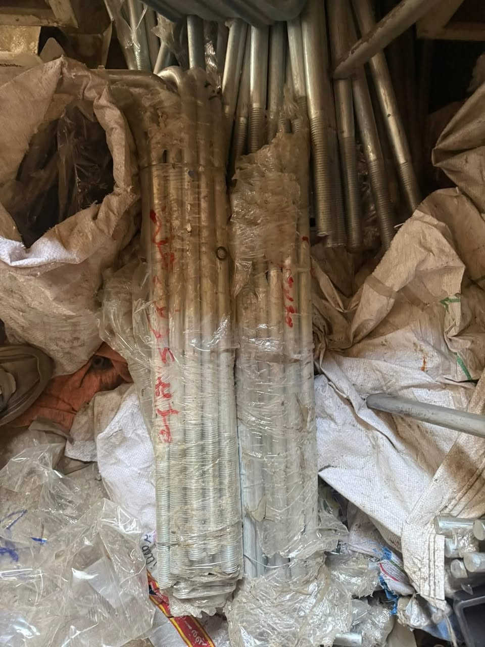 يتوفر لدينا 
انكر بولت 
قياس 24ملم
📍حلة / حي الصناعي الشارع العريض
***********

