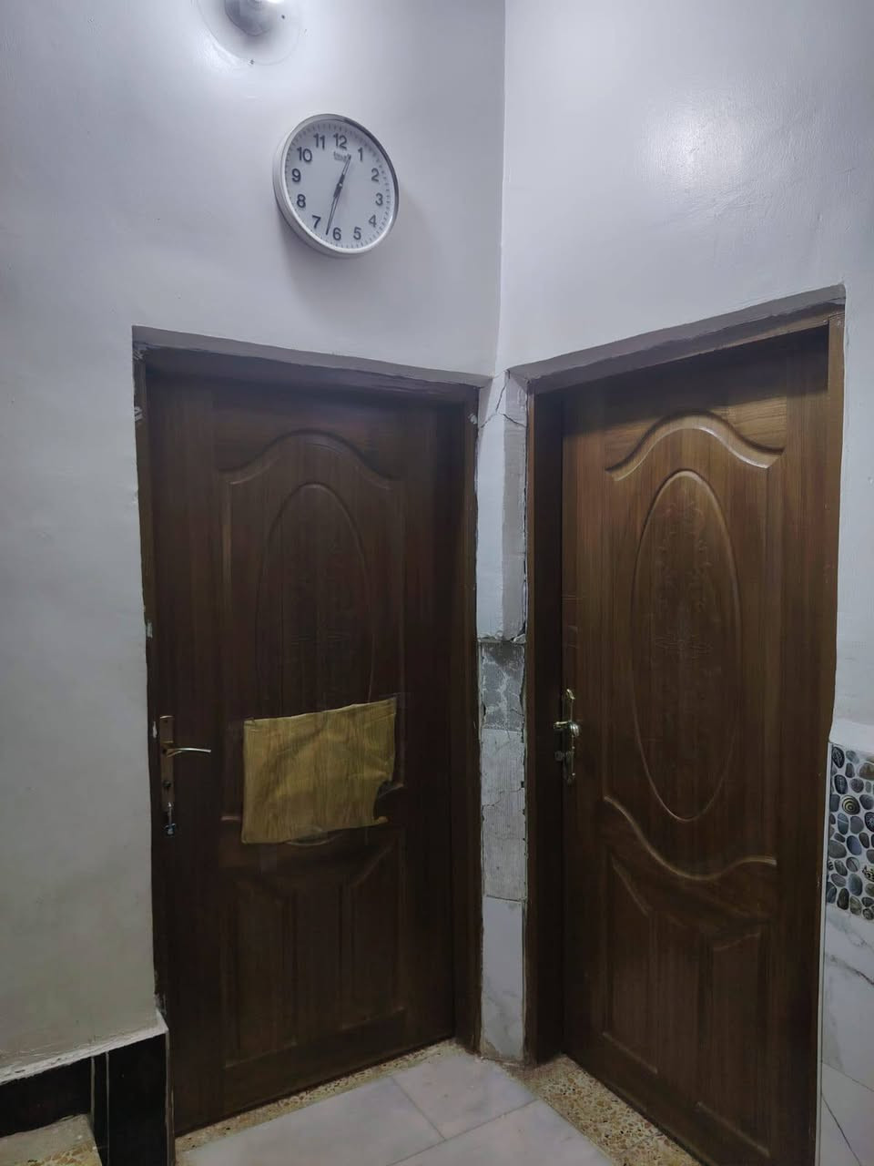 🏡 دار سكن للبيع – حي الفرات / الديوانية

📐 المساحة: 210 م²
📏 الواجهة: 10 متر
🏠 طابقين – شلمان

📍 الموقع: بداية حي الفرات، قرب شارع الفورتات

الطابق الأرضي:
▪️ غرفتان
▪️ صالة واستقبال
▪️ مطبخ
▪️ صحيات داخلية وخارجية

الطابق الأول:
▪️ غرفتان
▪️ صالة

📞 للاستفسار: ***********
🏢 مكتب علاء الخالدي للعقار
