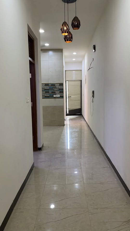 السلام عليكم
للاستثمار او الايجار عماره  120 متر ٣ طوابق  تتكون من ٣ وحدات سكنيه

 

كل وحده سكنيه تتكون من غرفتين نوم وحده ماستر وصاله وحمامين ومطبخ 

وهوائيات ثنين 

باقي وحدتين الطابق الارضى والطابق الاول 

العنوان الداوودي بالقرب من مرطبات المنار قريب التجاري

تصلح سكن ، مكاتب ، شركات ، عيادات

  

 للاستفسار اكثر اتصل على الرقم
او واتساب 

 

***********
