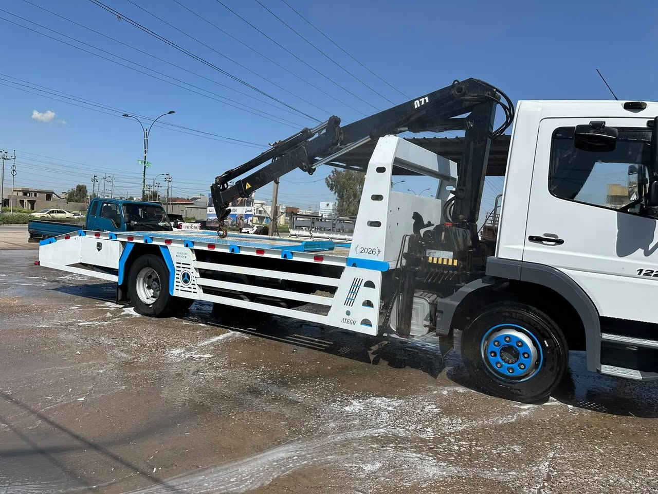 اتيكو ٢٠٠٦ 
كير اوتماتيك 
كرين هياب ٤ طن 
كرين حاويه جديد كفاله
تبريد اصل شغال
قفل سرعه 
هاف تخم تاير جديد 
صدر مكينه كير شاطي بشرط كفاله 
*********** ... سعر ٣٢٠ ورقه
