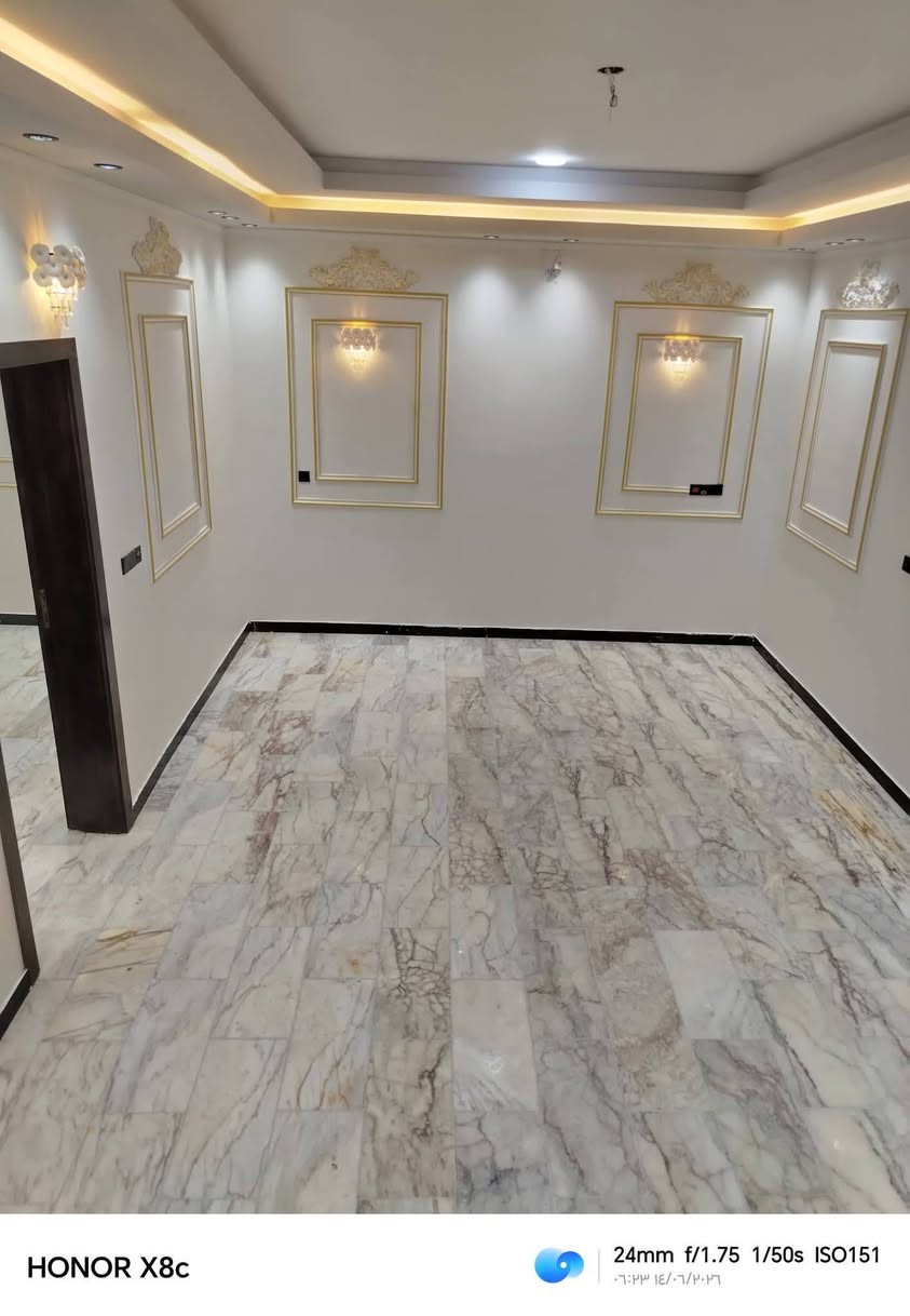 بيت للبيع ١٠٠م خلفي بالتضحيه حديث طابق واحد ب٧٧ للاستفسار ***********
