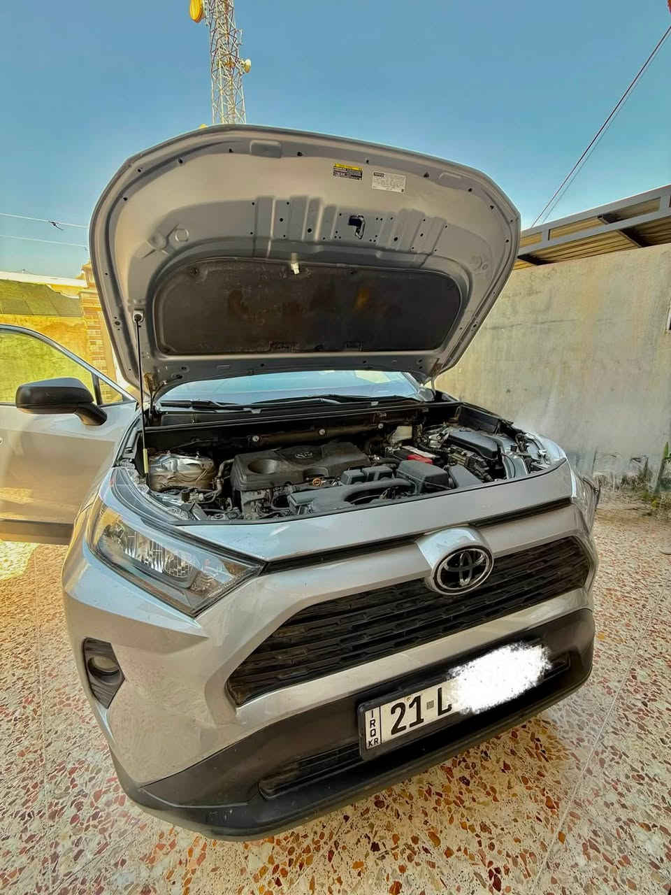 السلام عليكم 
للبيع راف فور RAV4 
موديل 2022 اللون سلفر 
مواصفات LE المعروفة 
السيارة ماشية (54mi)
رقمها سليمانية الجديد 
اربع تايرات جديدة 
رادار امامي - تحديد مسار - أوتو هولد - سايد بريك كهربائي 
النوافذ فتح وغلق أوتو - لايت LED -تحكمات ستيرن 
و بعد مواصفات كثيرة 

الضرر : هلال الجامرلغ الامامي السكن بي معجون + صبغ 

و باقي السيارة كفالة عامة من الضرر و الصبغ و المعجون 

عنوان السيارة كركوك -طريق الدبس - قرية باجوان 

للاستفسار اكثر الاتصال على الرقم الموجود 

           ***********
