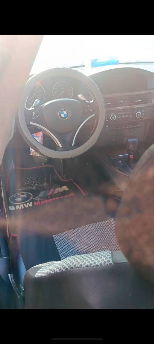 BMW E90 328i
✓ الموديل 2009
✓ حجم المحرك 2800 
✓ المواصفات فووول بصمة وفتحة سقف وتحكمات الخ. 
✓ كير ومحرك مكفولات السيارة ماشية 150 الف كيلو. 
✓ تبريد تدفئة شغال تدفئة كشنات . 
✓ الضرر / الجاملغ الايمن بارد خفيف تقريباً اصبعين فقط . 
✓ الرقم بغداد 30095
✓ السيارة بأسمي سنويتها لغاية 2030
✓ هزة جديدة رقم انكليزي
✓ تحويل ثاني يوم . 
✓ مكان السيارة واسط ، الصويرة
✓ السعر ٨٥ ورقة وبيها مجال. 
✓ ***********
