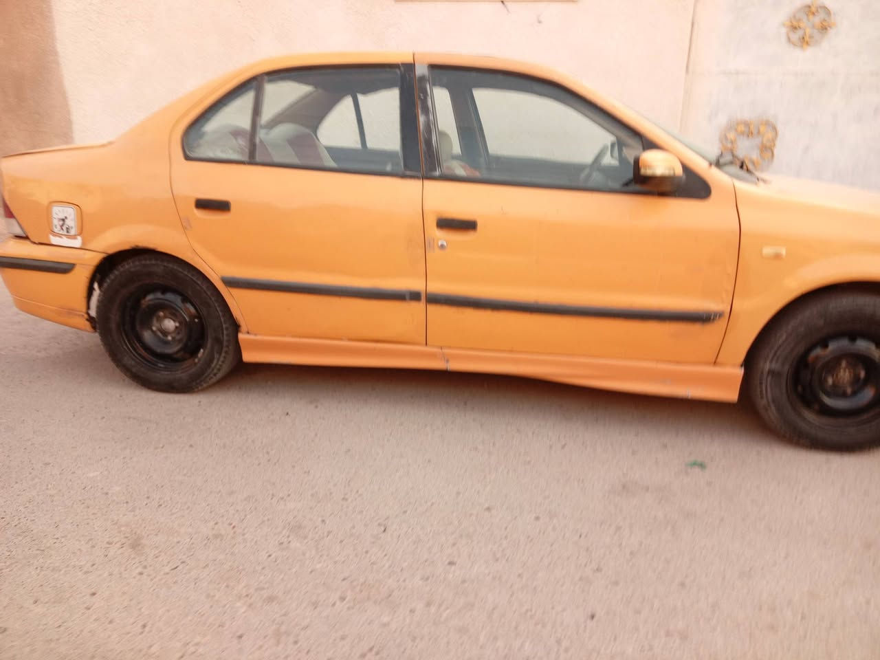 سلام عليكم سمند للبيع الموديل 2011 كير مكينه جدد تبريد ثلج حداده جدد خلفي و مامي سنويه 2028 سعر 16 رقم ***********
