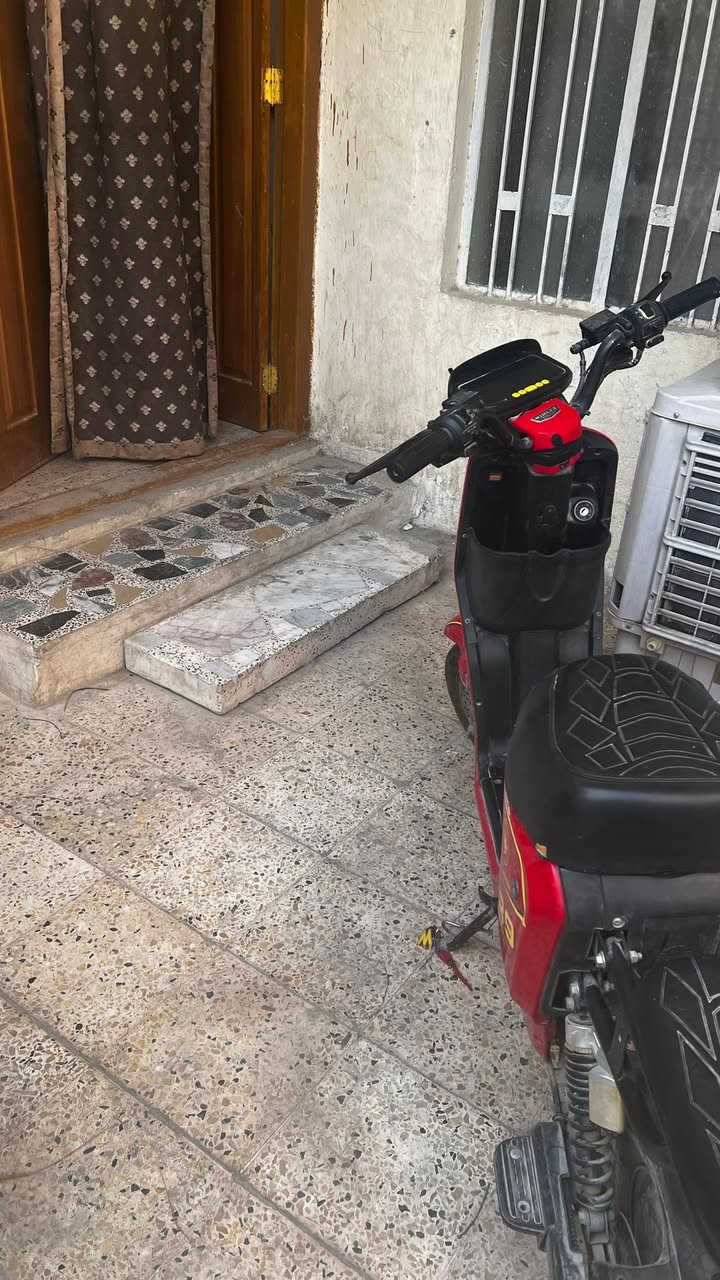 سلام عليكم عندي دراجه نوع R9 الدراجه بيها ضرر يم الشاشه و الدواسات الخلفيه و السكليتر شويه تعبان ب 250 و بيها مجال مكاني الكاضميه ***********
