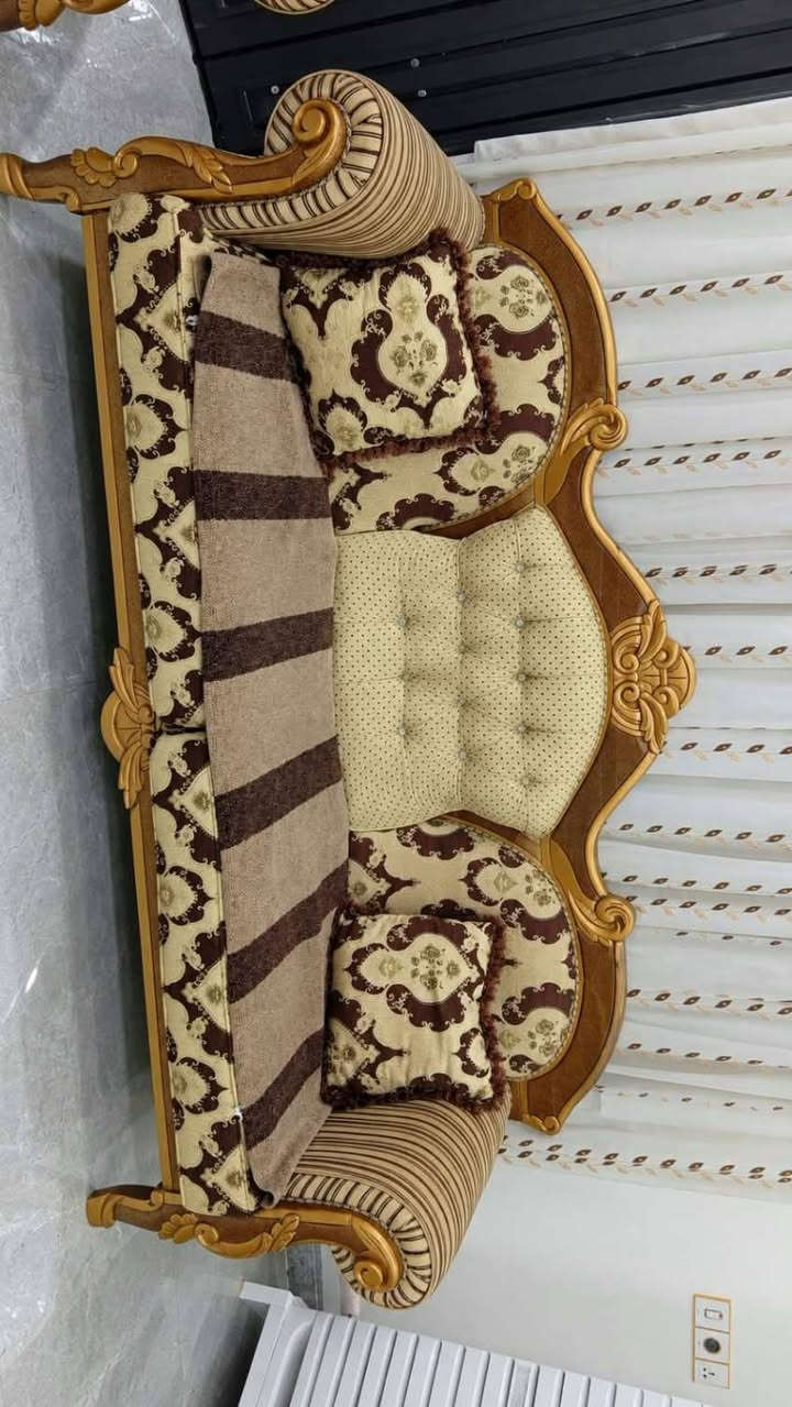 للبيع قنفات شرط نضافه مكاني كركوك
سعره 425 الف بي مجال للطيبين شراي يخابر ***********

