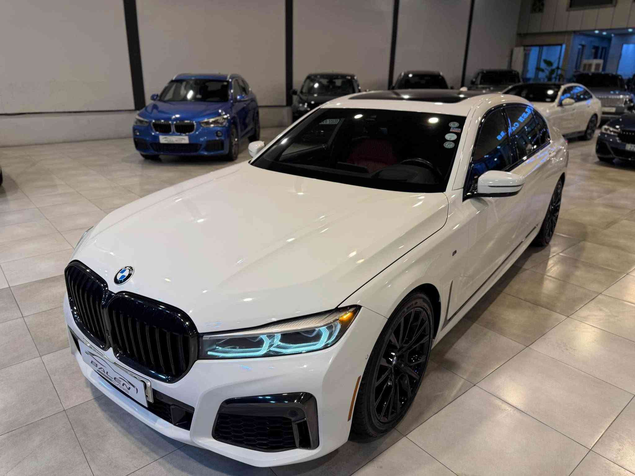BMW 740M LI
2022 individual فول فول 
لايتات زينون ليد متحرك 
حساس امامي خلفي جانبي 
رادار امامي جانبي 
بانوراما
 سقف روزرايز  
سقف شاموا 
داخل احمر بيلاد اندفيجول 
كشنات تبريد تدفئة 
تشغيل عن بعد 
بردات جانبي خلفي
هيكل بيلاد M 
باب طويل 
ابواب و صندوق شفط 
سيارة غنية عن تعريف يعني فول فول 
سيارة ٢ قطعة جانبي صبغ بدون ارباك 
خلف و بجم كبس 
مكان سيارة اربيل 
٣٦٥$
*********** وتس اب
*********** أربيل, العراق

