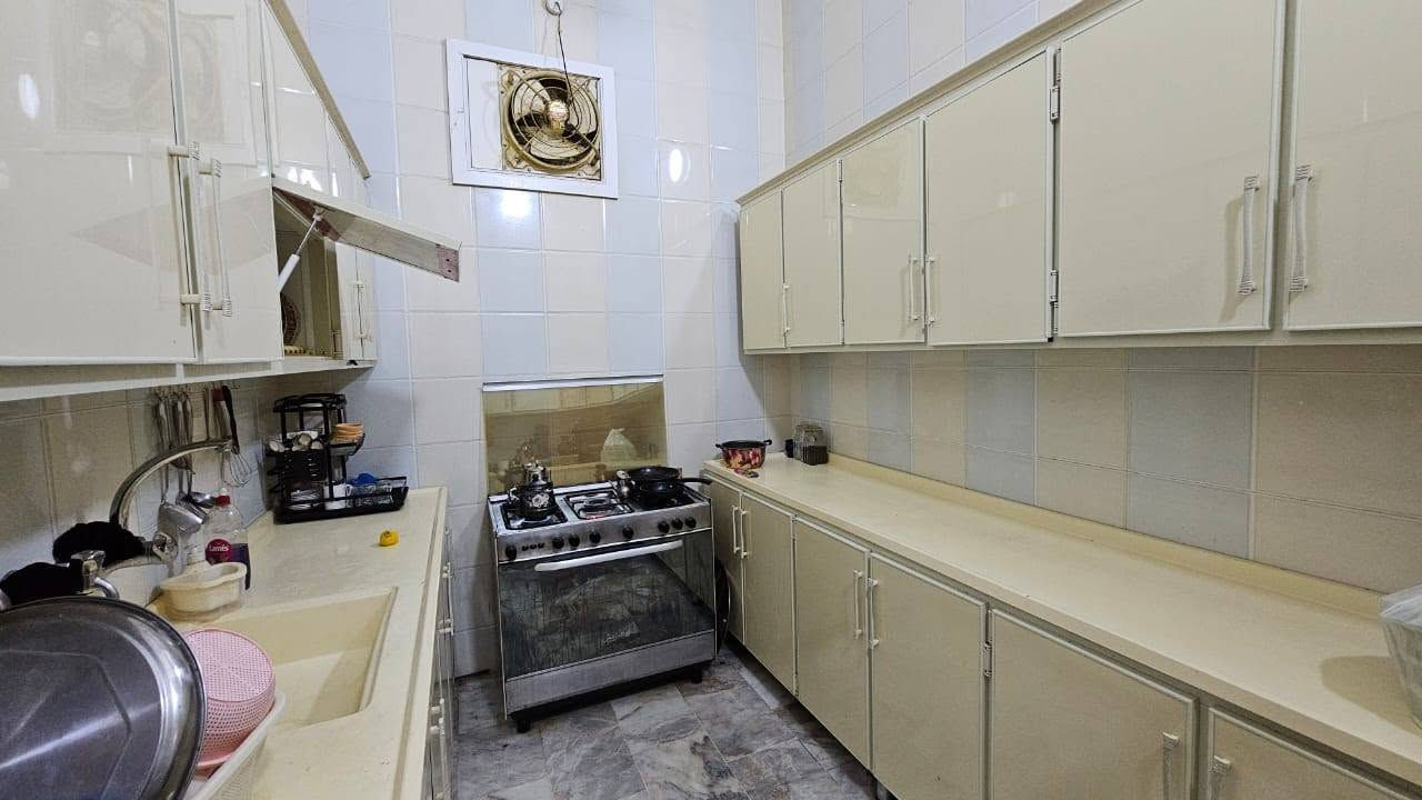 بيت العمر وبسعر مناسب تابع للاخير
للبيع بيت في النجف حي الغري مساحة 240 متر ركن شارع 20 وحرف T قريب على التجاري بناء جديد دبل فاليم الواجهة 12 والنزال 20 الطابق الاول غرفة كبيرة واستقبال وصالة ومطبخ حار وبارد وصحيات داخلية وخارجية والطابق الثاني غرفتين سويت وغرفة عادية وصالة وصحيات والطابق الثالث سطح البيت بتصميم وبناء درجة اولى السعر 760 مع المجال مليون للاستفسار اكثر *********** علي شربة متوفر واتساب او مراجعة مكتب وشركة حسنين شربة بملحق الروان مقابل فندق جنة العراق للعتبة الحسينية مجاور جم 313 والي يحب بعرض يمي خلي يدزلي التفاصيل على الواتساب وان شاء الله خير والي يحب ينظم للكروب لمشاهدة جميع العروض السكنية والتجارية والاستثارية هذا رابط الكروب 👇

https://www.facebook.com/groups/2787238878216039/?ref=share&mibextid=NSMWBT
