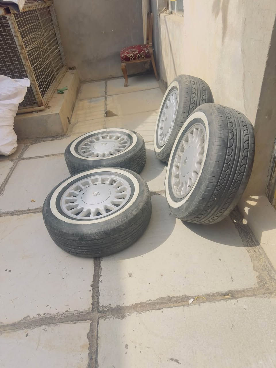 سلام عليكم ويل وتاير تخم مال ارنب ستيشن البيع كلش نضيفات حجم 15 سعر 170 وبيهن مجال قليل رقم هاتف *********** مكان بغداد
