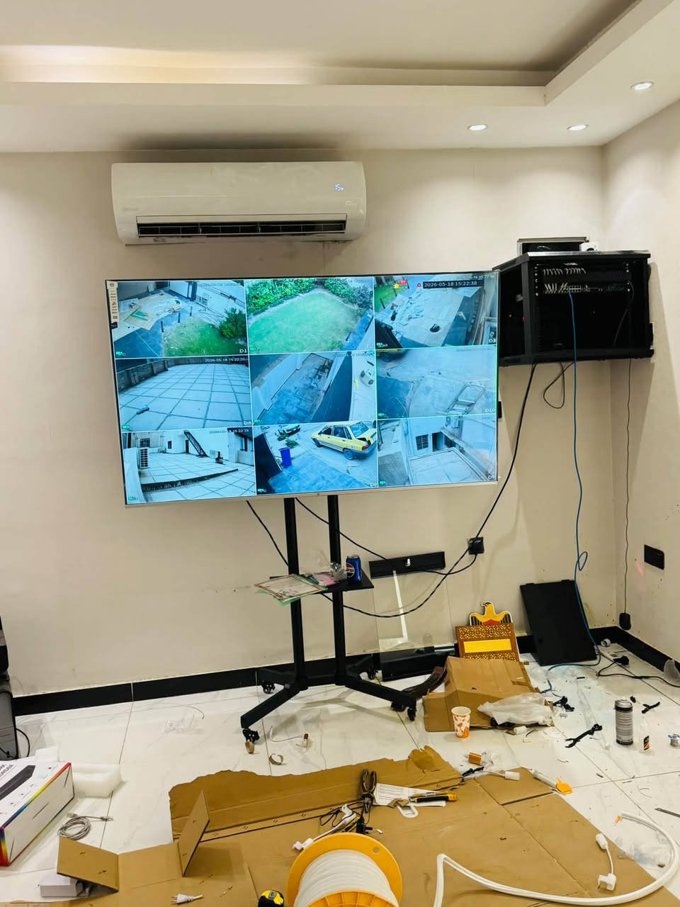🔹 خدمة تنصيب كاميرات مراقبة 🔹
نقدم خدمة تنصيب كاميرات للمنازل والمحلات بشكل ميداني (بدون محل):

✔️ تركيب احترافي ومرتب 🛠️

✔️ تنظيم الأسلاك بشكل نظيف 🧹

✔️ تشغيل وفحص الكاميرات بالكامل ✅

✔️ تنصيب جميع انواع الكاميرات ip وانلوك 📸

✔️ أسعار مناسبة 💰

✔️ ضمان على التنصيب 🛡️

📍 نتوجه إلى الموقع

للتواصل واتساب ☎️ ***********
