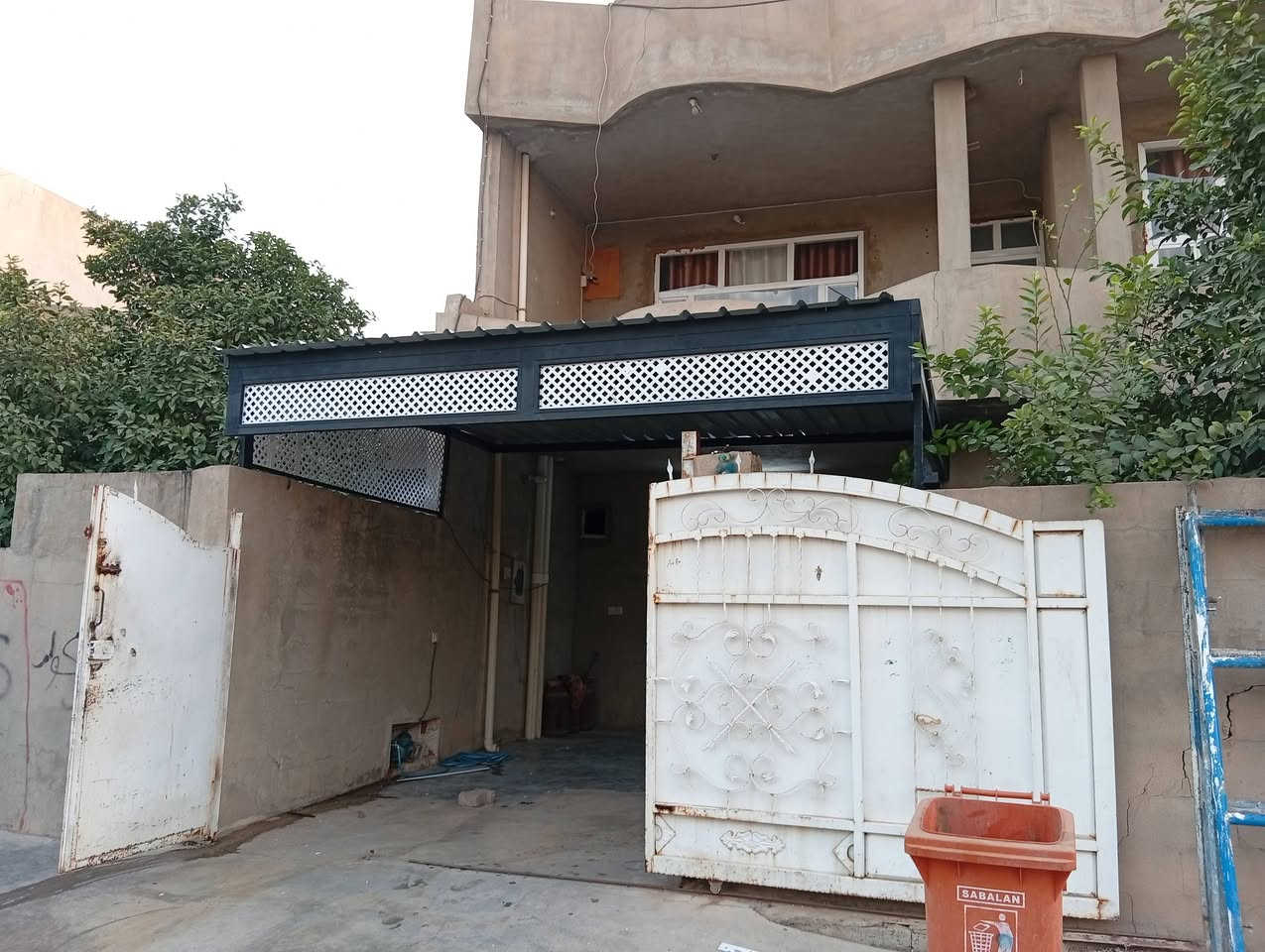 سقيفة ٤×٤ • حدادة • حي الأسرى