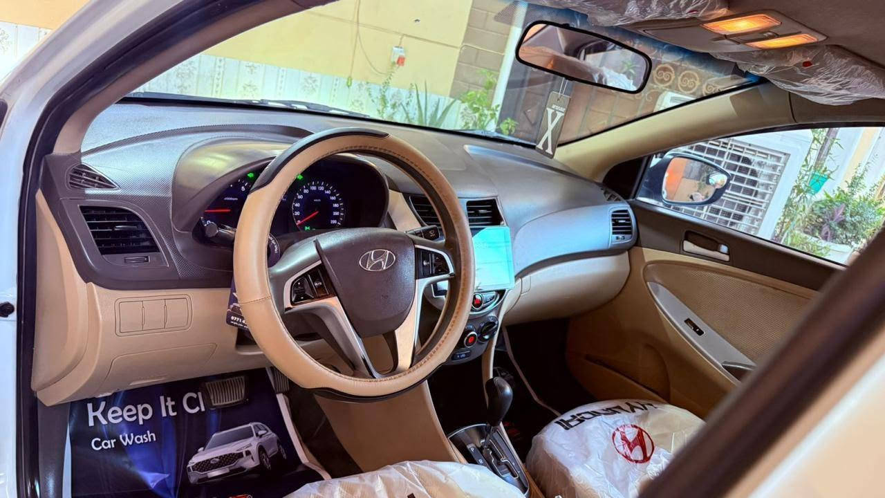 اكسنت موديل 14سيارة بدون تبديل بدون صبخ فقط بيهة كم رصعة بسيطات كلش  مواصفات هاي الموجودة بدون فتحة رقم بغداد بسمنا تحويل ثاني يوم مكانها بغداد بياع 
***********
***********
سعرها 93مجالها بسيط
