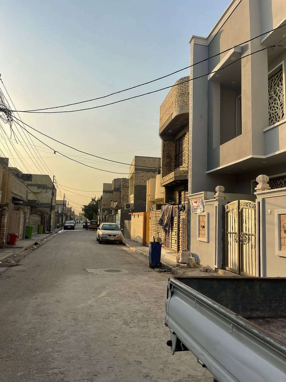 السلام عليكم ورحمة الله وبركاته داران زراعي للبيع مساحة كل واحد 100 متر بناء درجة أولى طابقين حديث بناء شهر 12/2024
منطقة حي الرائسة نهاية شارع 20 قطع بيت سلوم منطقة متوفر بها كافة الخدمات ماء كهرباء وتبليط شوارع عريضة  السعر 135 كل بيت للاستفسار الاتصال على الرقم 
***********
