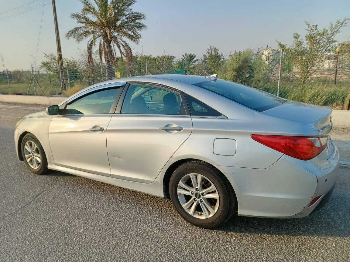 سلام عليكم
للبيع سوناتا 2014امريكي

بيها تبديل جاملغ وبنيد وباب 

مكينه 2400جي دي اي جديده ما مفتوحه توني شادها

كير وحداديه وتخم تاير وتبريد كله كفاله

رقم ذي قار بسمي 

مكان بصره 

سعر 83بيها مجال بسيط

***********
