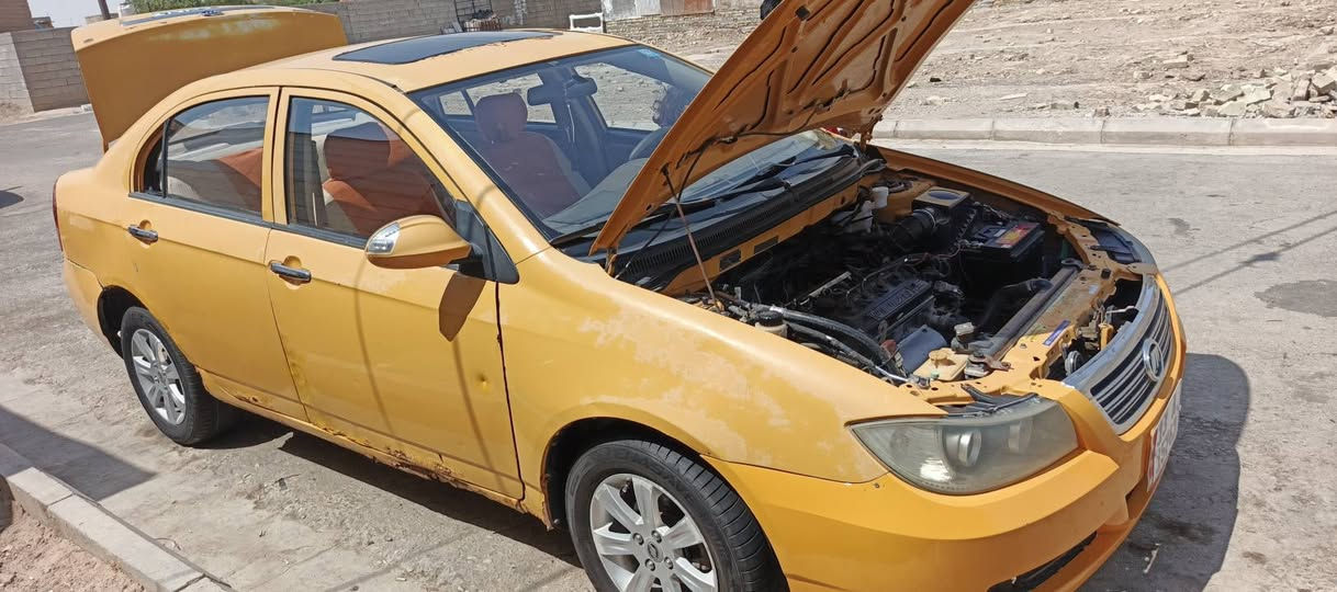 اليفان  مكفوله ضربه وتبديل وصبغ بيه فقط خياسات مبينات بلصوره وباقي كفاله رقم ميسان نكليزي سنويه الحد 31مصفره هيه وغرامه مكينه كير مكفولات حداديه تخم تاير كله جديدتبريد فقط غاز كامل يستفسار ***********
