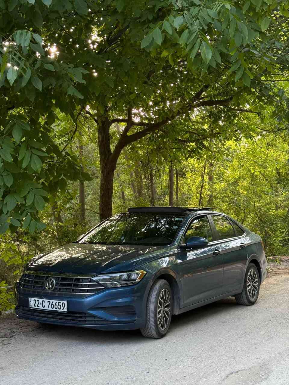Jetta 2019 SE
مواسەفات 
بەسمە و پانۆراما 
کوشن جلد و گەرمی 
ئاوێنە هیتەر
Auto Start Stop
ڕاداری پێش و پشت 
110 هەزار مایل ڕۆیشتووە
تەنها ئەیرباگی شانی تەقیوە  
دەرگایێکی بە بیلادی گۆڕاوە و تەنها نیو دۆسەی سبوغە 
کەمێک تەزرەی هەیە و بە چاو نایبینی 
پێش و پشت کەپس
گێڕ و مەکینە و تۆربۆ بە شەرت
حەماوە و ڕادێتەر و بەوابە و بەردی گزۆز و ڕادار هەمووی بە شەرت 
300 دۆلار غرامەی لەسەرە
سەنەوی و هەزە و ژینگە هەمووی نوێیە
سعری 132┊ مەجالێکی کەم
***********
*********** أربيل, العراق

نص مكتوب في الصور:
- 44261361