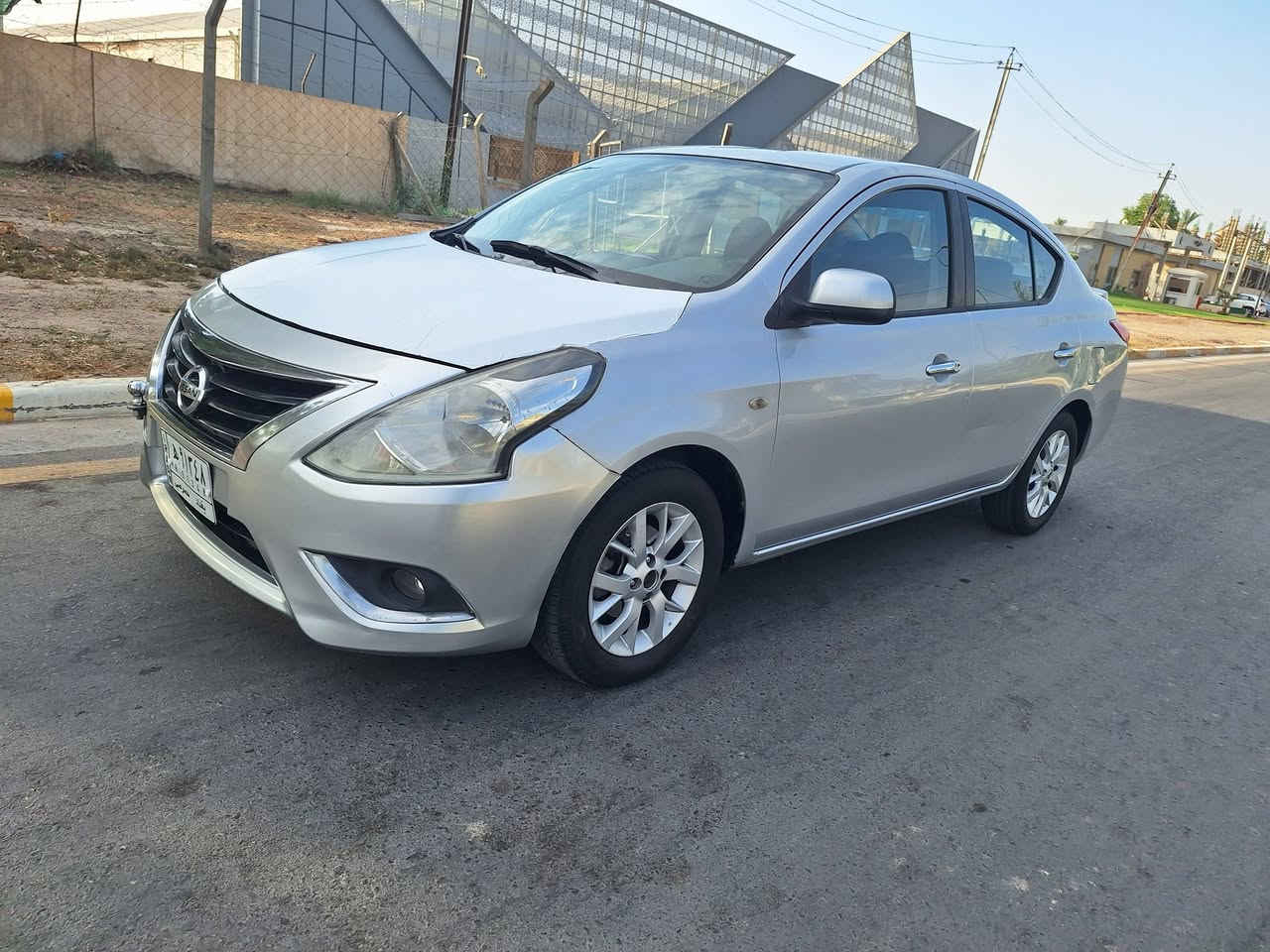 السلام عليكم للبيع نيسان سني مصري هندي ما اعرف بس شاصيه يقره DM يعني هندي بس علامه زركه ما موجوده موديل 2020 لون سلفر خليجيه رقم بغداد سنويه ساقطه صارله سنه مسويله هزه جديده محرك كير مكفولات صدر جديد مشط مع دبلات كله جديد مواصفات تحكم ستيرن قطعتين تبريد اربع جام كهرباء مري كهرباء شاشه كاميرا حساس خلفي داخله اسود كلش نظيف بيه البنيد صبغ شرط لا معجون ولا تصليح ولاحار بي مابيه قطرة دواخل الدواخل مكفوله من شاصي ولغد تبريد ثلج بيه كم ملاحظه موضحه بالفديو ماشيه 130 الف السعر 90 مكان السياره بغداد نفق الشرطه للإستفسار ***********/واتساب فقط ***********/سيم كارت فقط
