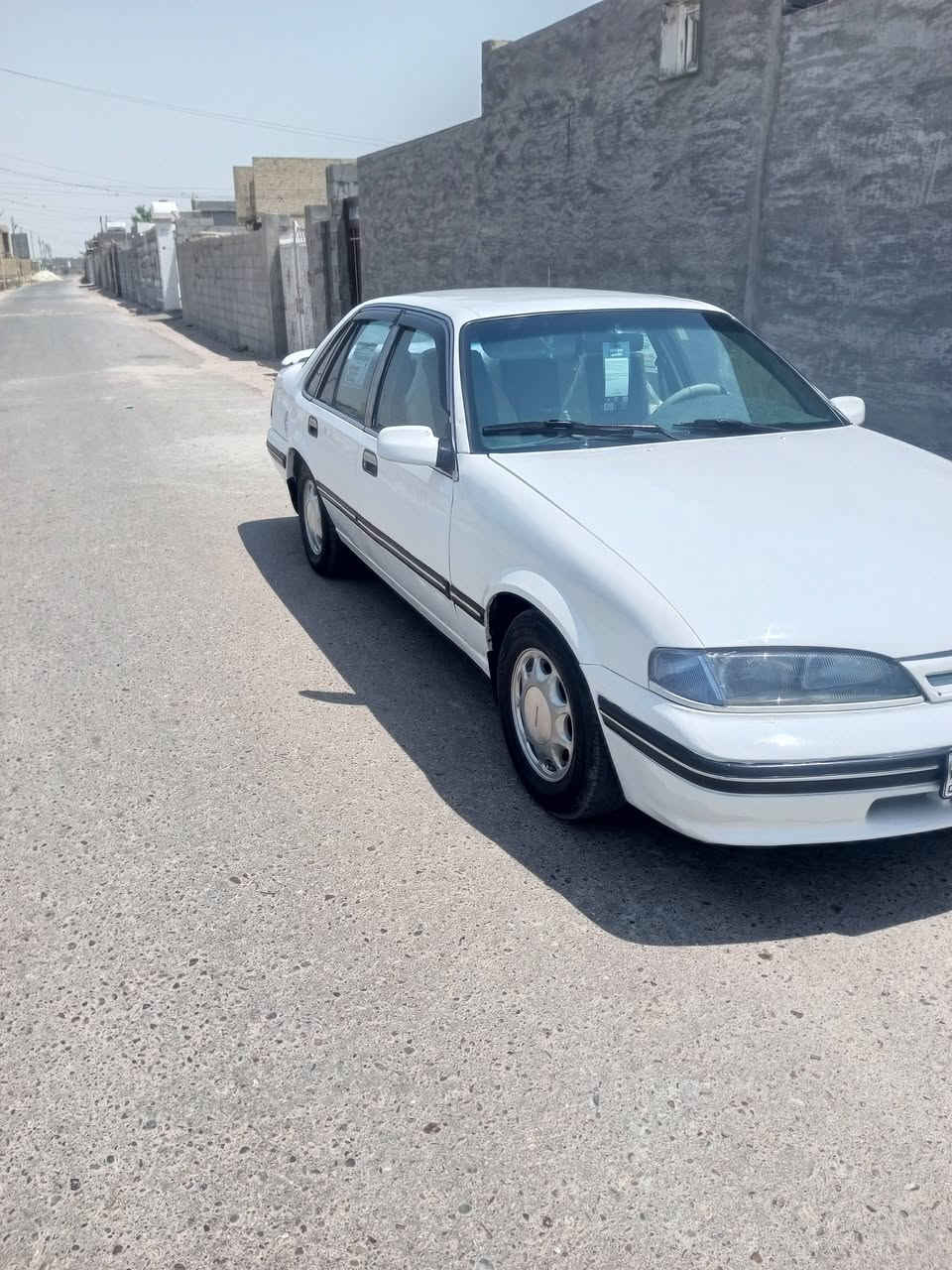 السلام عليكم للبيع دايو برنس موديل 95 سياره صبغ عام جماليه لون ابيض سانويه مشروع وطني نهايه 29 رقم بغدادانكليزي تحويل ثاني يوم تبريد شغال ثلج كير اوتوماتيك  كهربائياتها كلها شغاله صدر خلفي وامامي تايرات تخم خير من الله كير محرك الفحص بعدهن جداً عنوان السياره فلوجه السعر 42 بها شيء قليل حك الجيه رقم الهاتف*********** رقم كورك ***********
